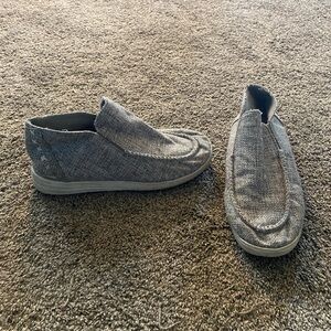 Slip on grey casual shoes